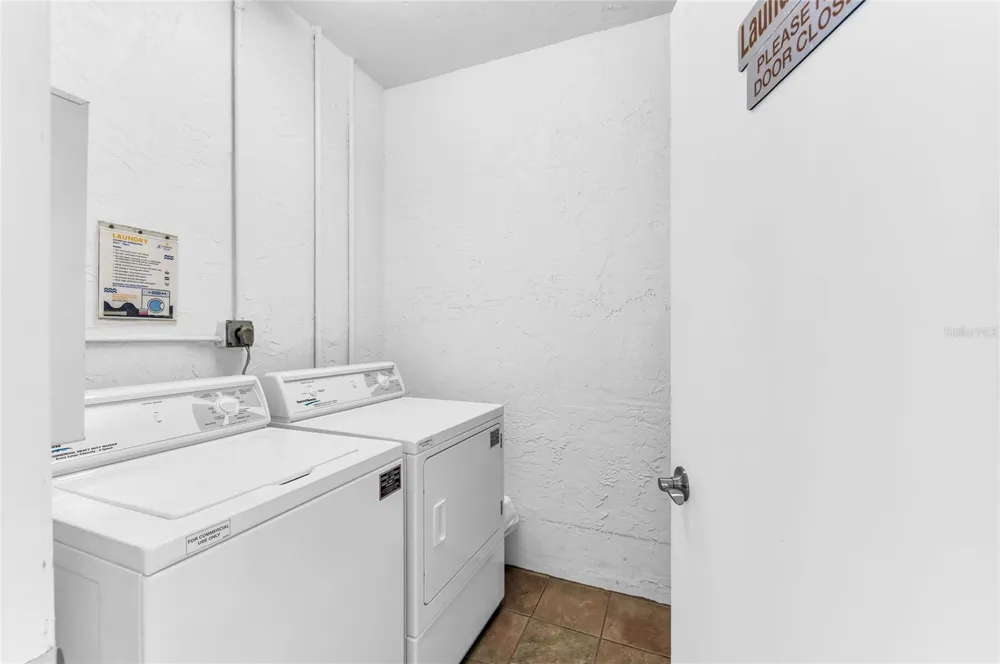 8977 MIDNIGHT PASS ROAD #219 Sarasota, FL 34242