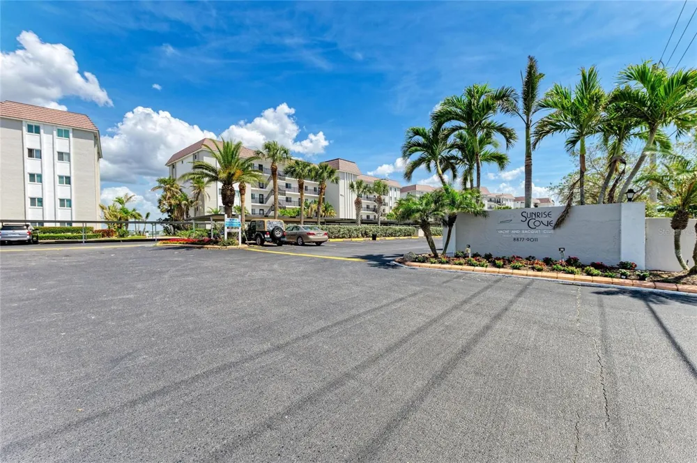 8977 MIDNIGHT PASS ROAD #219 Sarasota, FL 34242