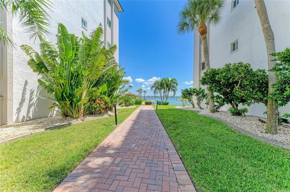 8977 MIDNIGHT PASS ROAD #219 Sarasota, FL 34242