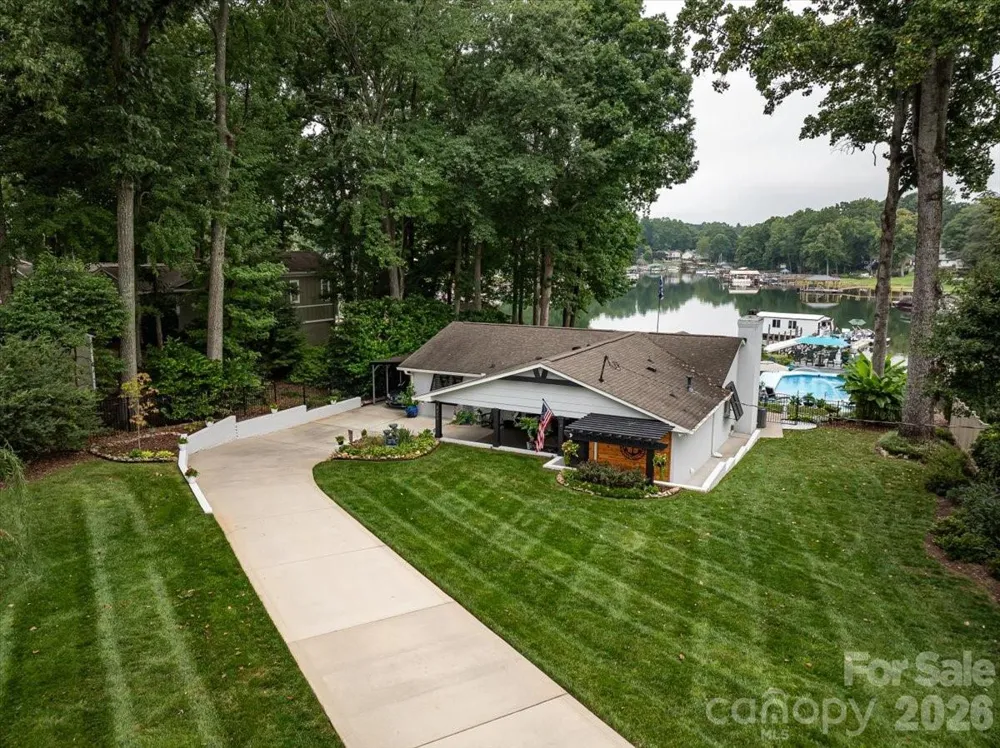3259 Miners Cove Court Denver, NC 28037