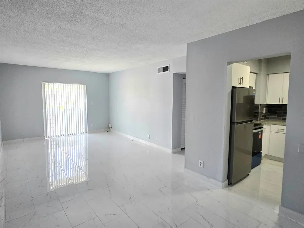 6505 WINFIELD BOULEVARD #B-31 Margate, FL 33063