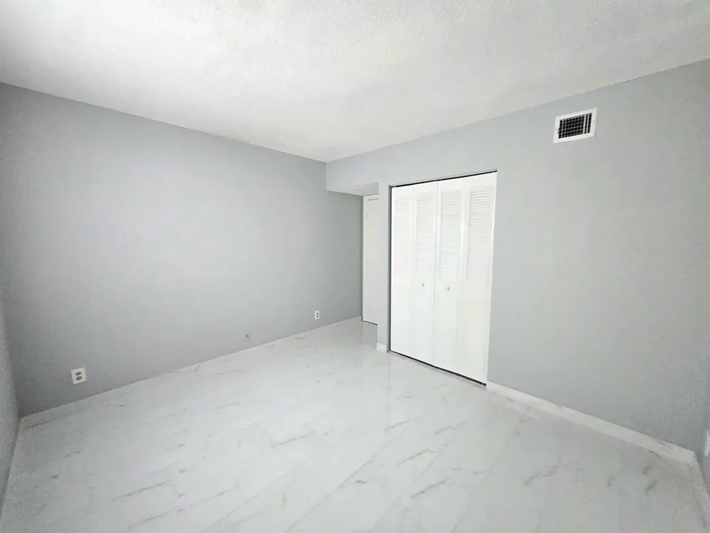 6505 WINFIELD BOULEVARD #B-31 Margate, FL 33063