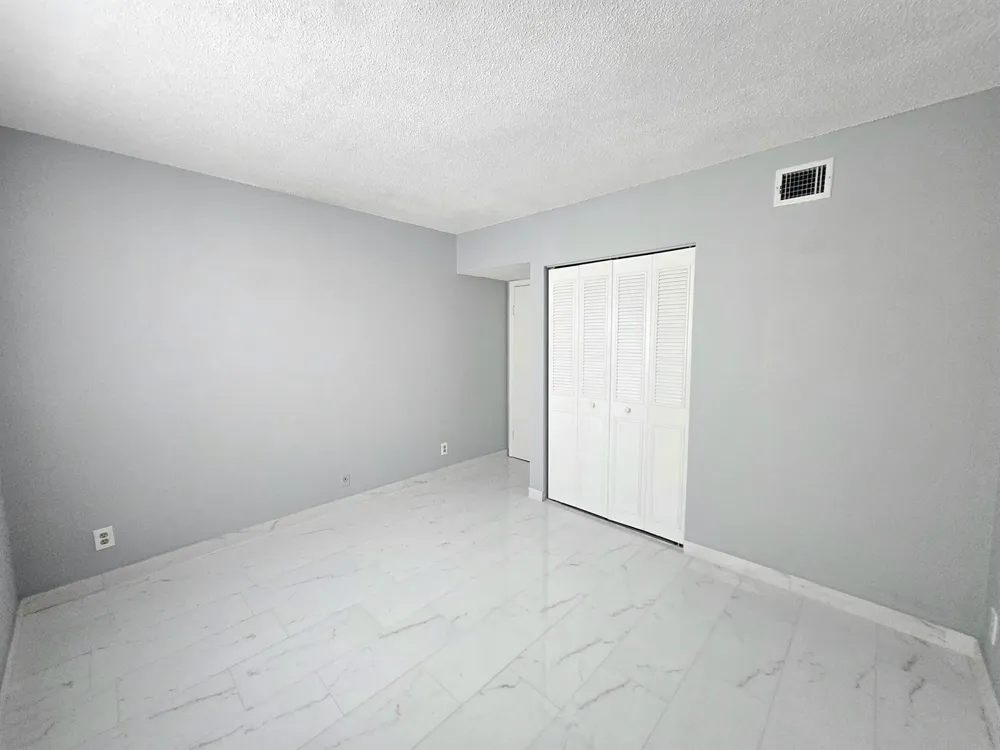 6505 WINFIELD BOULEVARD #B-31 Margate, FL 33063