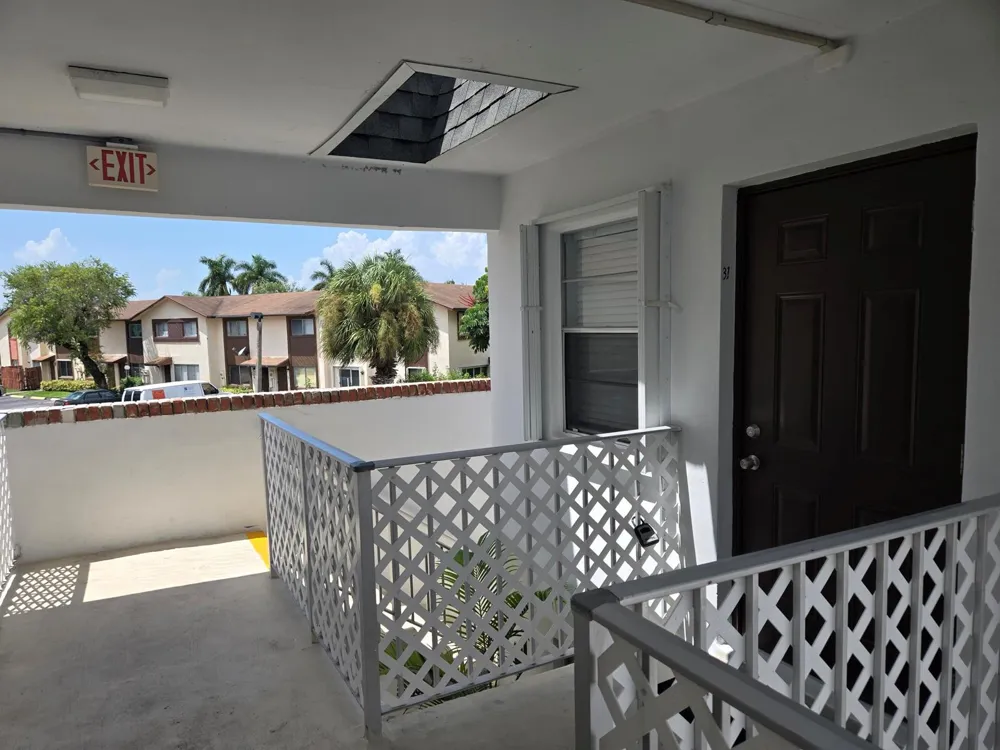 6505 WINFIELD BOULEVARD #B-31 Margate, FL 33063