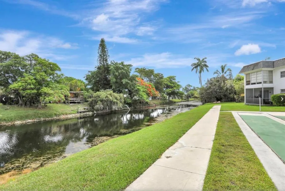 6505 WINFIELD BOULEVARD #B-31 Margate, FL 33063