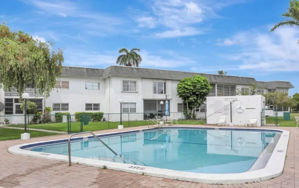 6505 WINFIELD BOULEVARD #B-31 Margate, FL 33063
