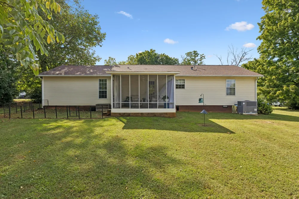 206 Central Ave Chapel Hill, TN 37034