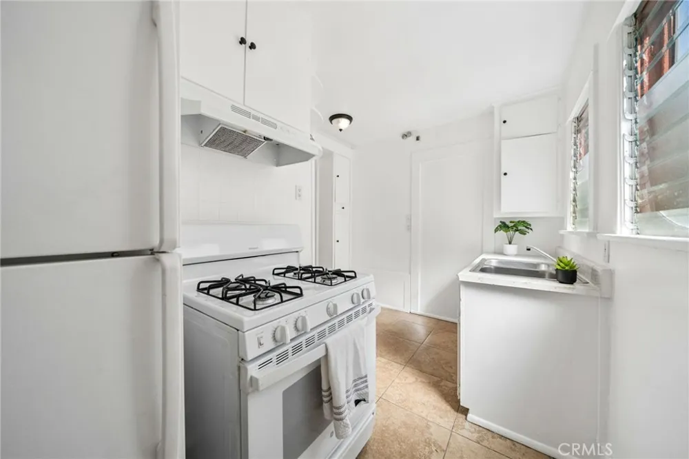 1174 E 9th Street Long Beach, CA 90813