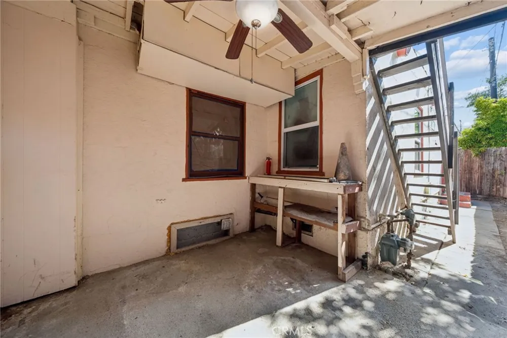 1174 E 9th Street Long Beach, CA 90813