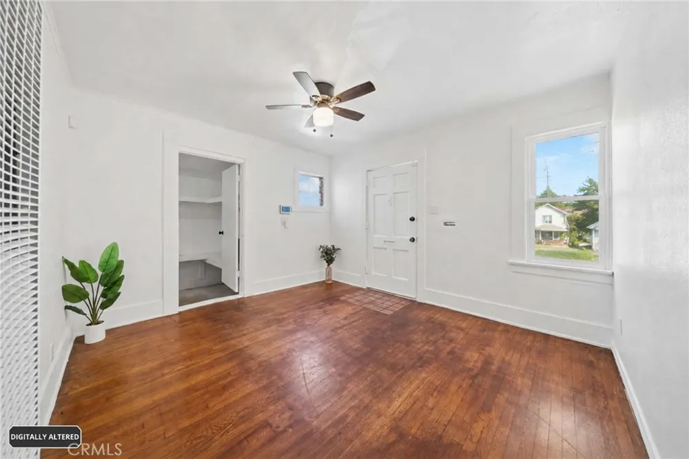 1174 E 9th Street Long Beach, CA 90813