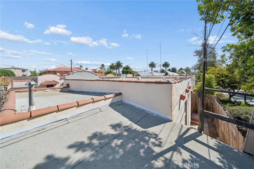 1174 E 9th Street Long Beach, CA 90813