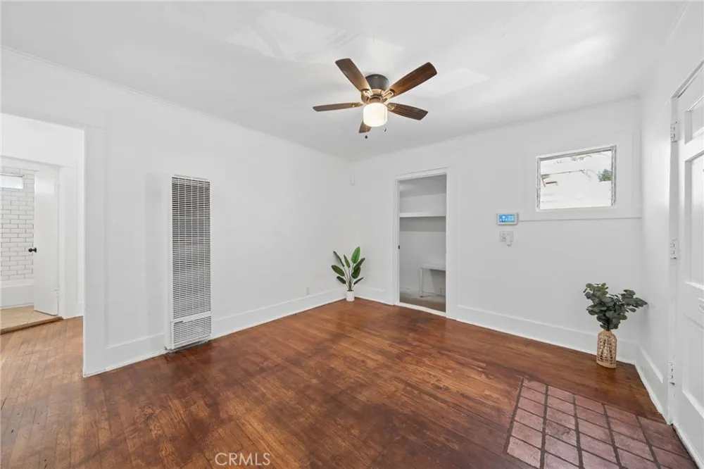 1174 E 9th Street Long Beach, CA 90813