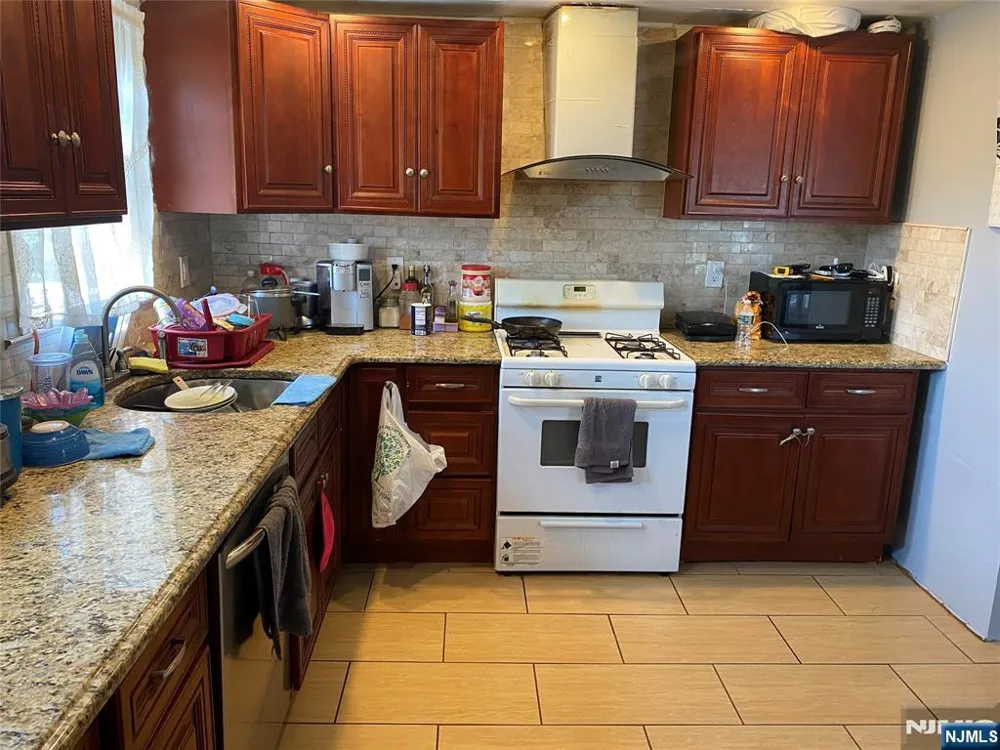 230 Martha Avenue Elmwood Park, NJ 07407