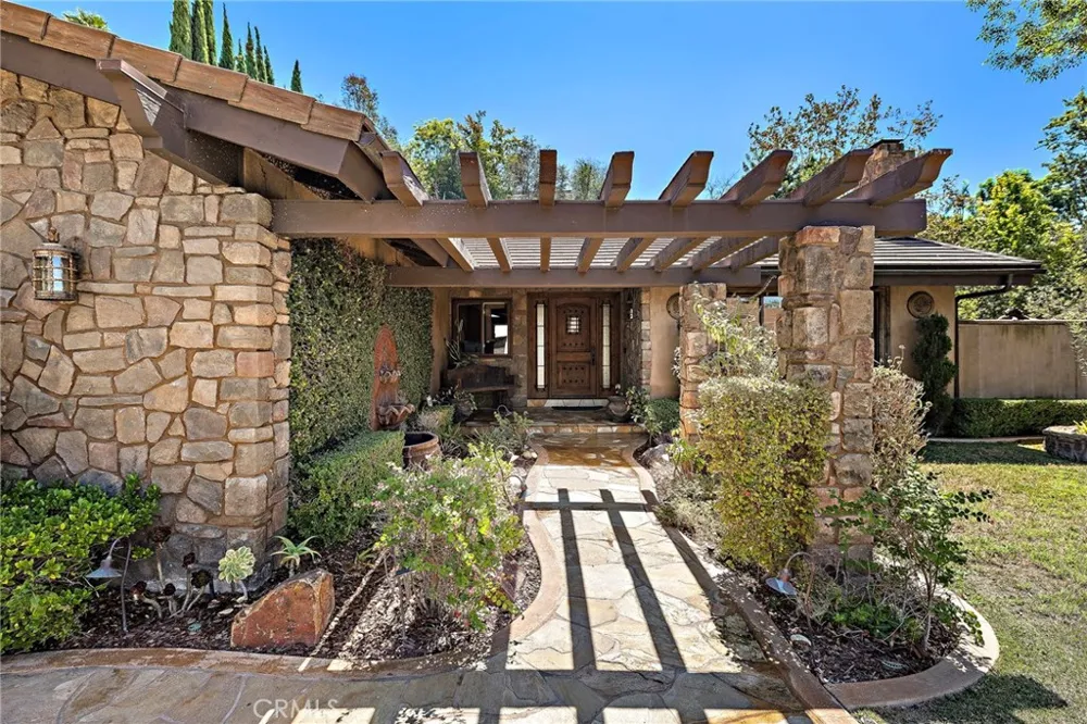 26732 Morena Mission Viejo, CA 92691