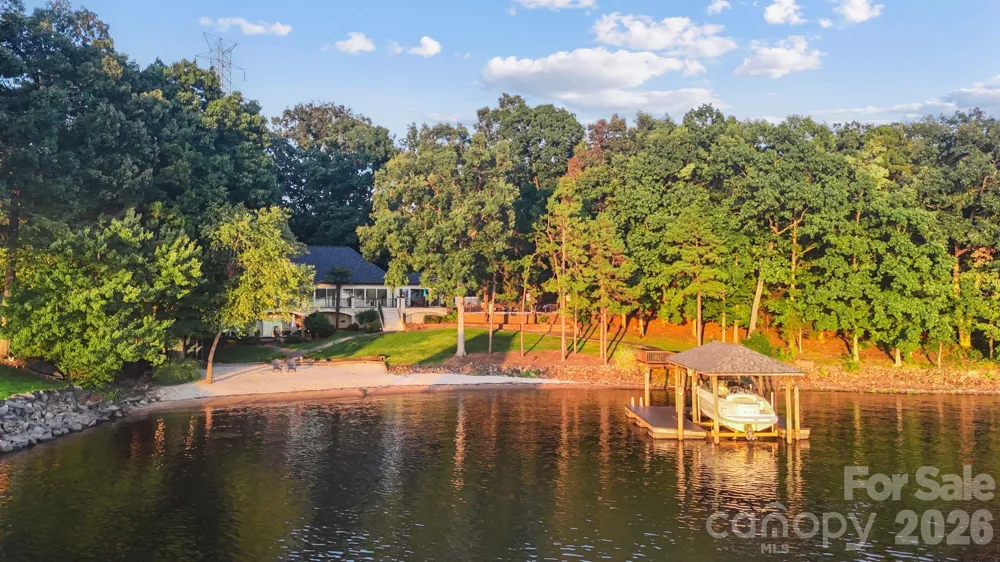172 Mariner Pointe Lane Mooresville, NC 28117