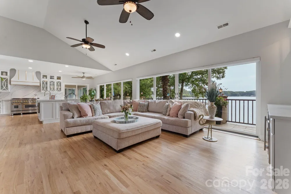 172 Mariner Pointe Lane Mooresville, NC 28117