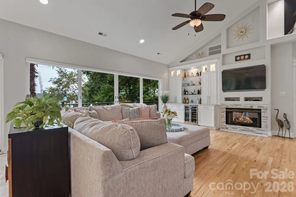 172 Mariner Pointe Lane Mooresville, NC 28117