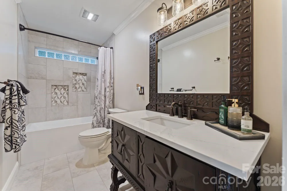 172 Mariner Pointe Lane Mooresville, NC 28117
