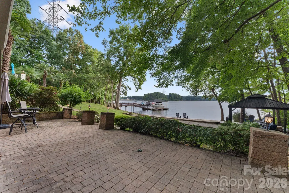 172 Mariner Pointe Lane Mooresville, NC 28117