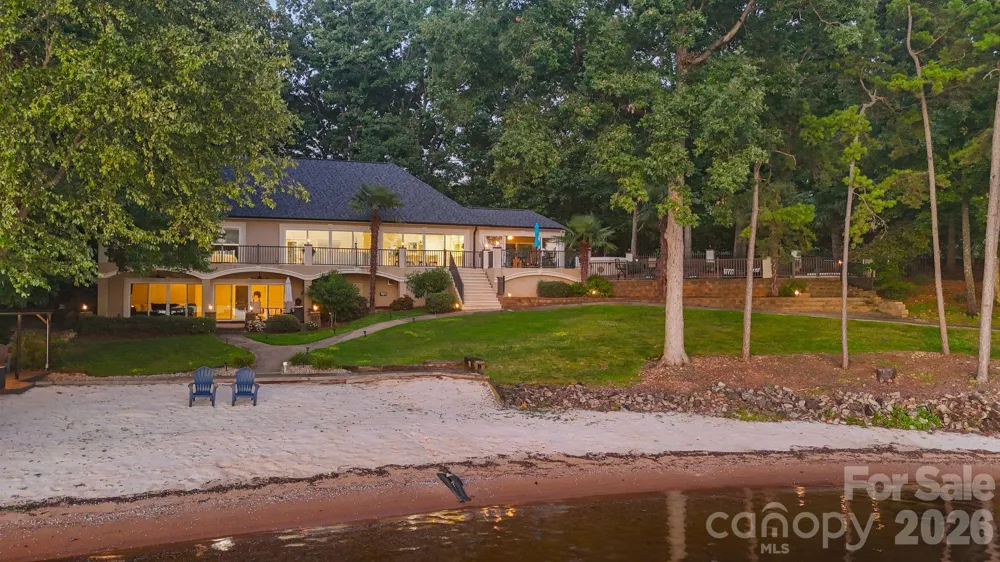 172 Mariner Pointe Lane Mooresville, NC 28117