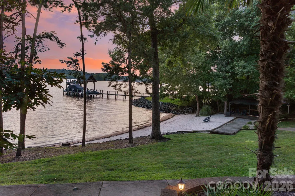 172 Mariner Pointe Lane Mooresville, NC 28117