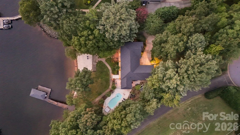 172 Mariner Pointe Lane Mooresville, NC 28117