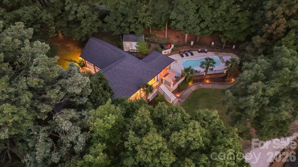 172 Mariner Pointe Lane Mooresville, NC 28117