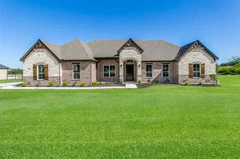 1014 Gonzollas Road