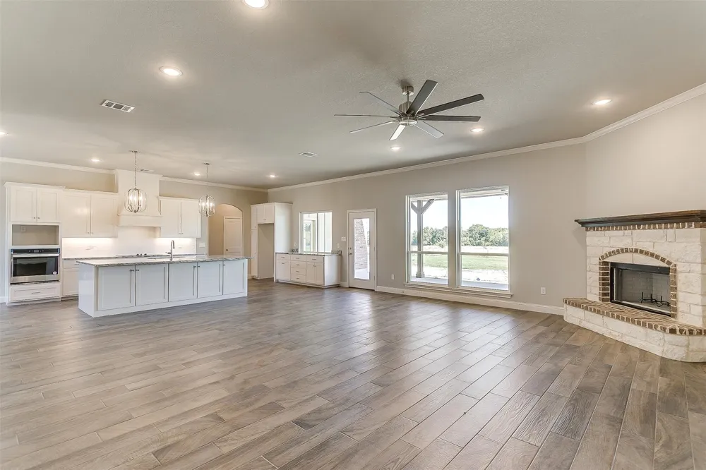 1014 Gonzollas Road Springtown, TX 76082