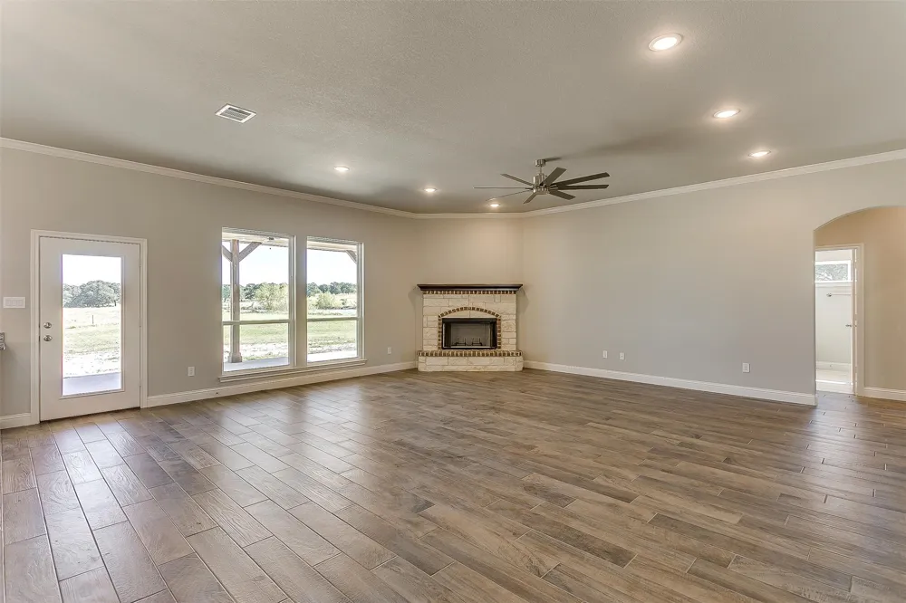 1014 Gonzollas Road Springtown, TX 76082