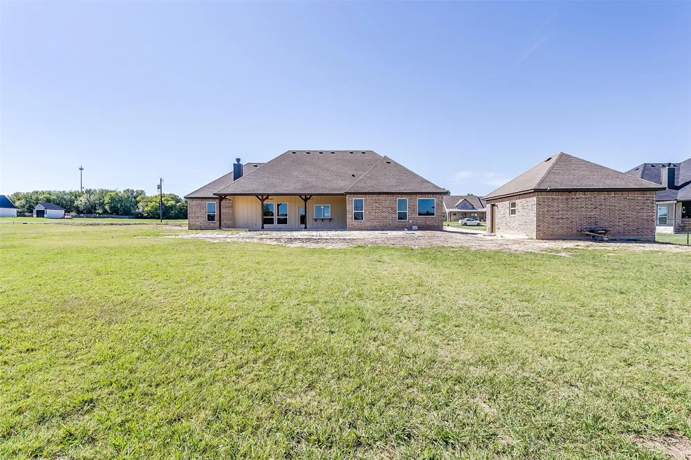 1014 Gonzollas Road Springtown, TX 76082