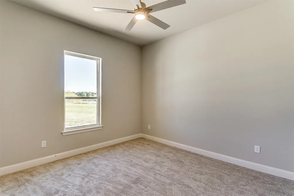 1014 Gonzollas Road Springtown, TX 76082