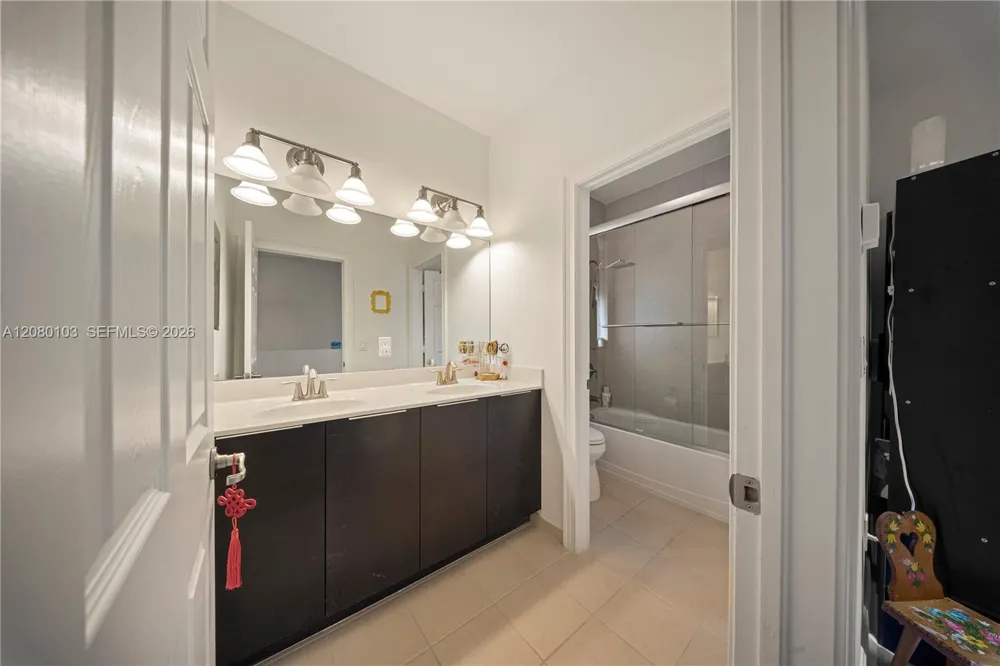 10269 NW 86th St Doral, FL 33178