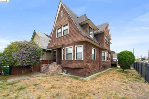 2804 Adeline St.