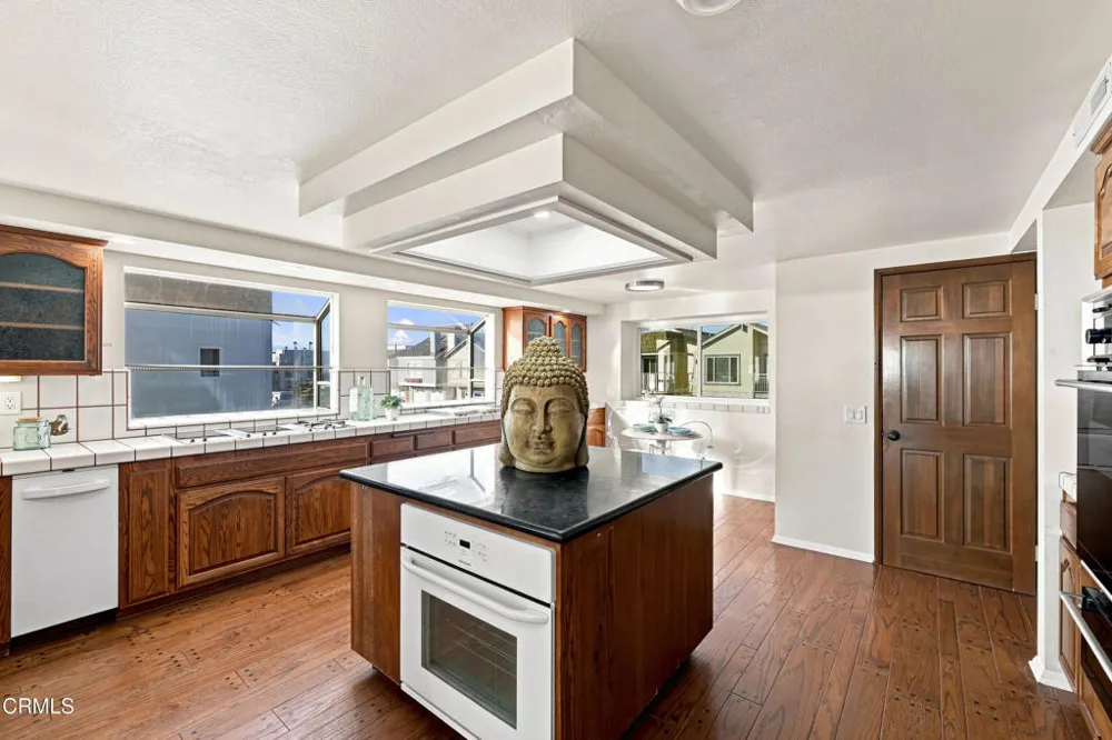 3933 Ocean Drive Oxnard, CA 93035