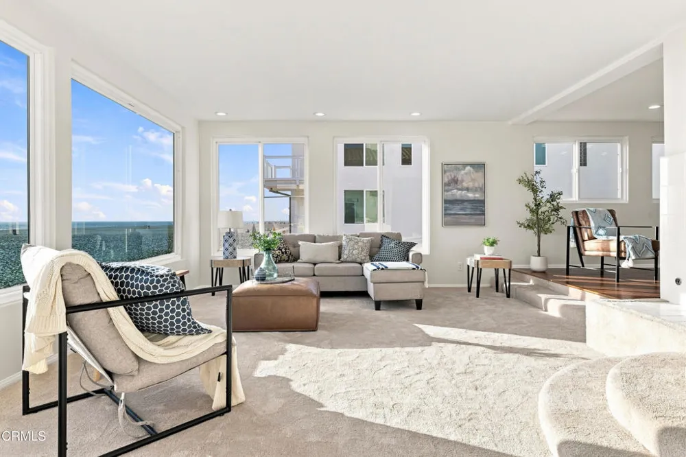3933 Ocean Drive Oxnard, CA 93035