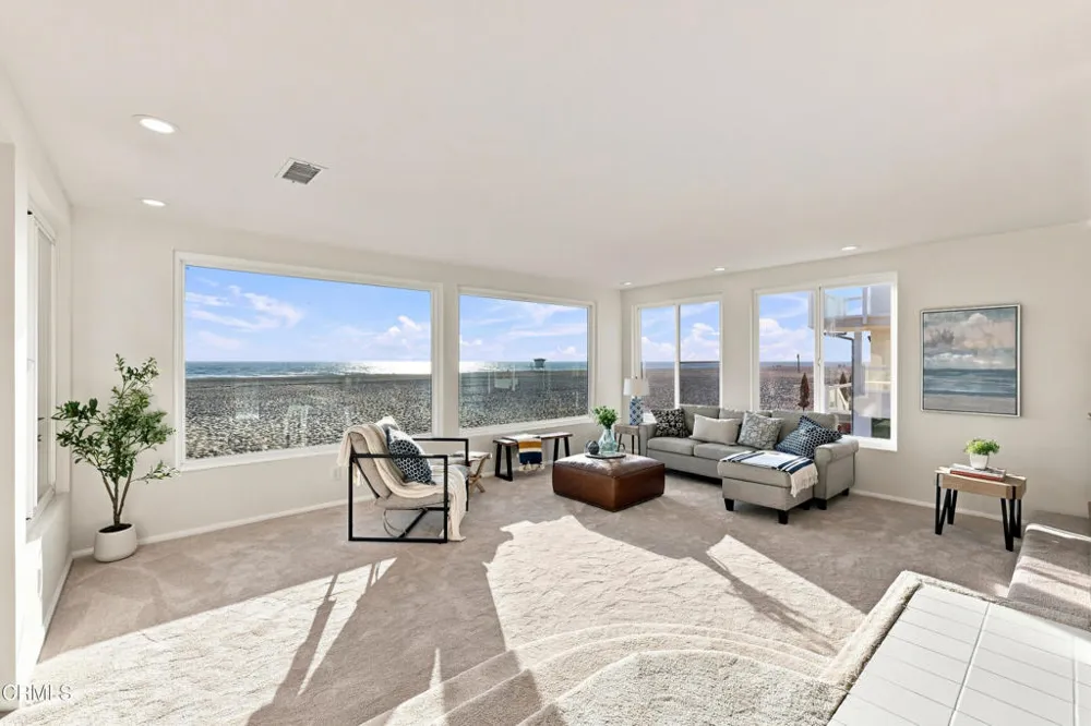 3933 Ocean Drive Oxnard, CA 93035