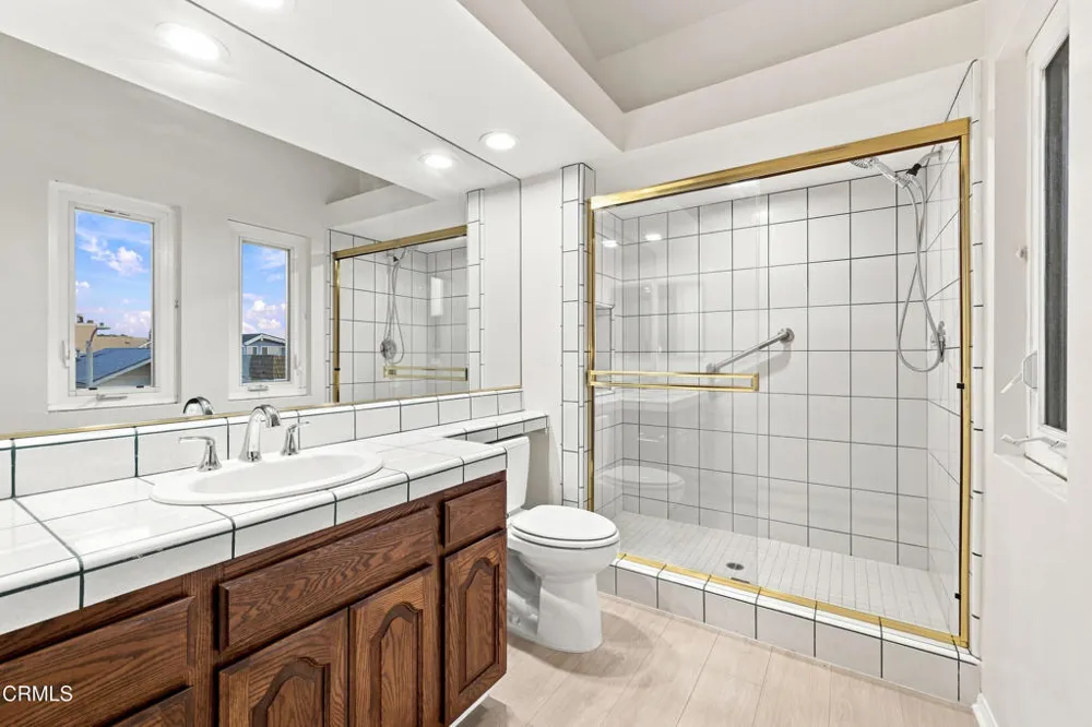 3933 Ocean Drive Oxnard, CA 93035