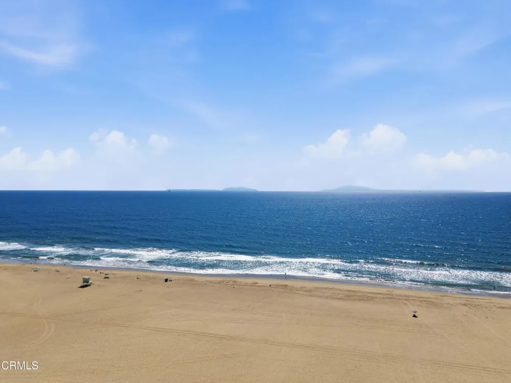 3933 Ocean Drive Oxnard, CA 93035