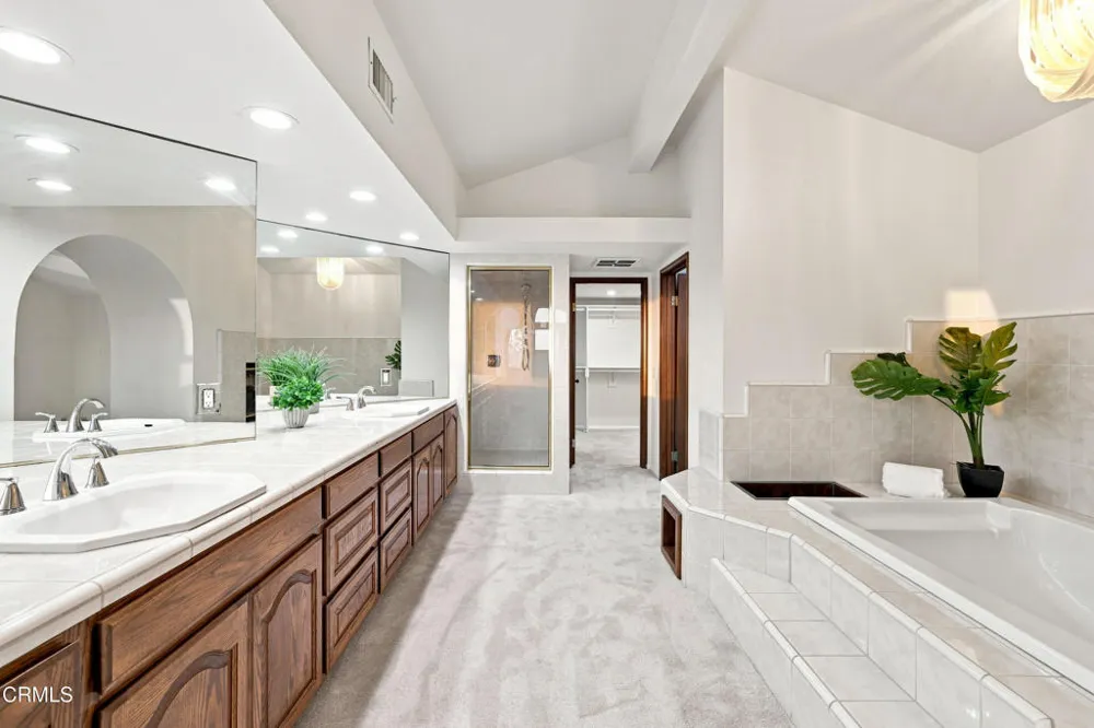 3933 Ocean Drive Oxnard, CA 93035