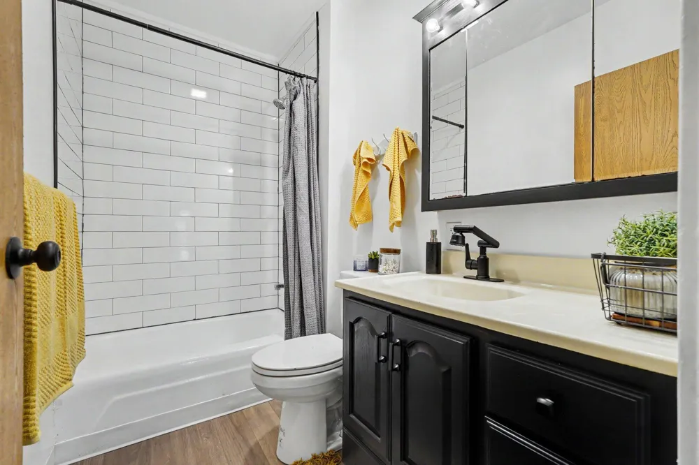 934 Diamond Avenue NE Grand Rapids, MI 49503