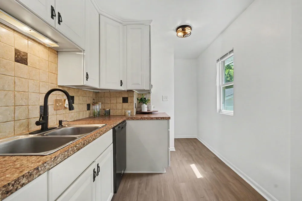 934 Diamond Avenue NE Grand Rapids, MI 49503