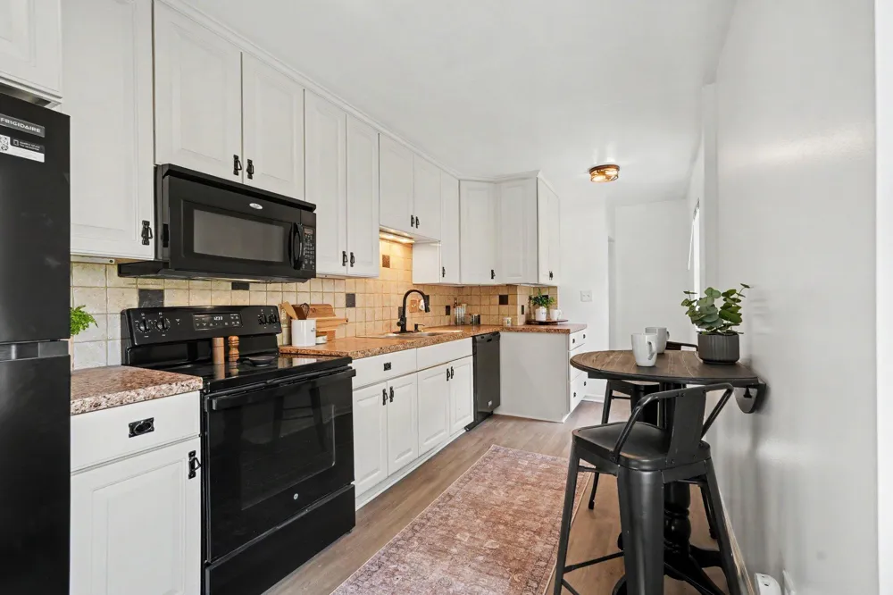 934 Diamond Avenue NE Grand Rapids, MI 49503