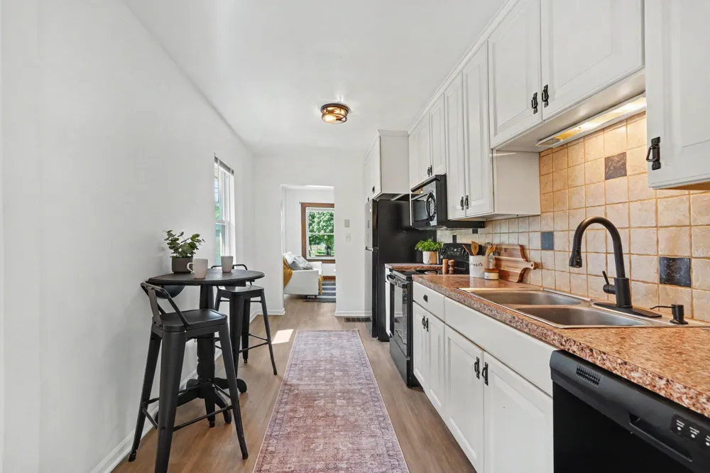 934 Diamond Avenue NE Grand Rapids, MI 49503
