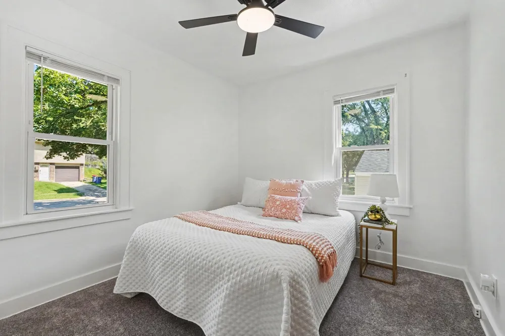 934 Diamond Avenue NE Grand Rapids, MI 49503