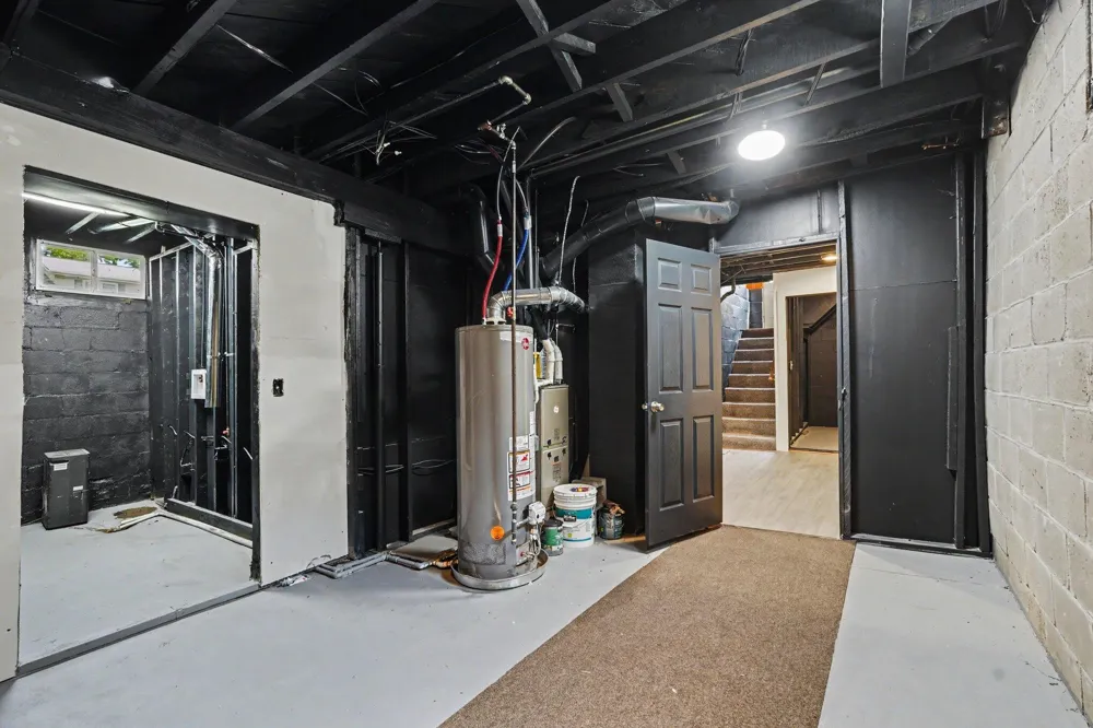 934 Diamond Avenue NE Grand Rapids, MI 49503