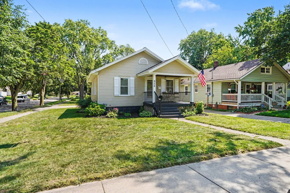 934 Diamond Avenue NE Grand Rapids, MI 49503