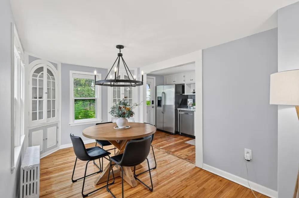 115 S Cedar Street Chaska, MN 55318