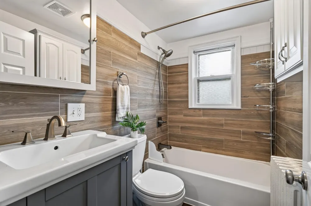 115 S Cedar Street Chaska, MN 55318