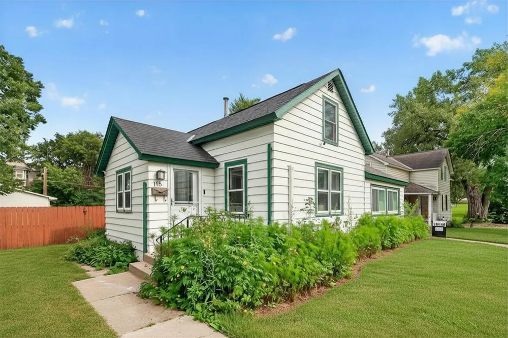 115 S Cedar Street Chaska, MN 55318